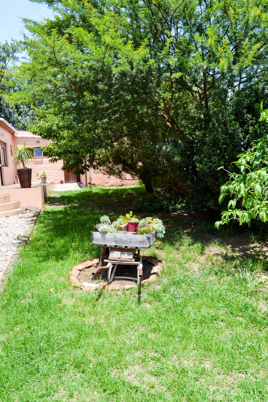 7 Bedroom Property for Sale in Suurbraak Western Cape
